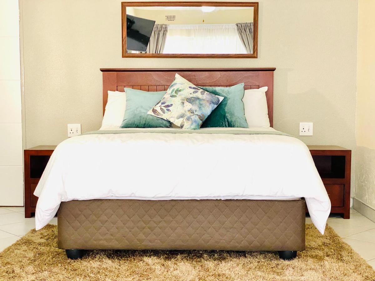 C&C Hotel Vibes Randpark Ridge Jhb 14 Units Available Randburg المظهر الخارجي الصورة
