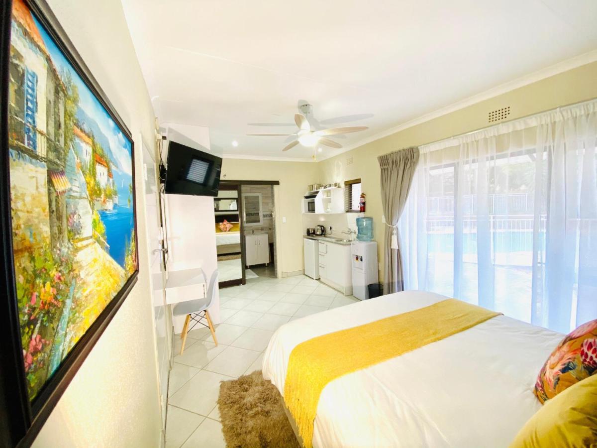 C&C Hotel Vibes Randpark Ridge Jhb 14 Units Available Randburg المظهر الخارجي الصورة
