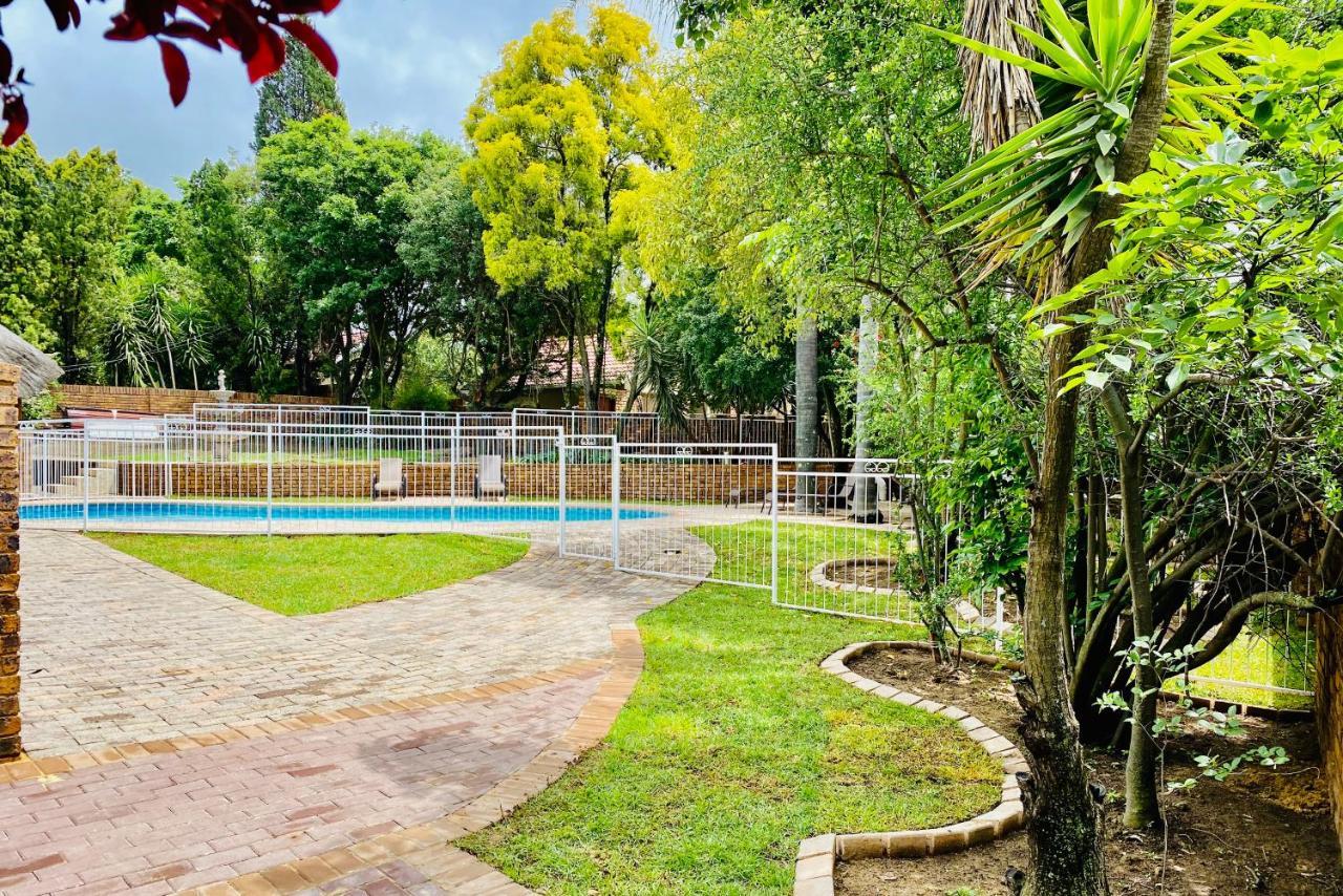 C&C Hotel Vibes Randpark Ridge Jhb 14 Units Available Randburg المظهر الخارجي الصورة